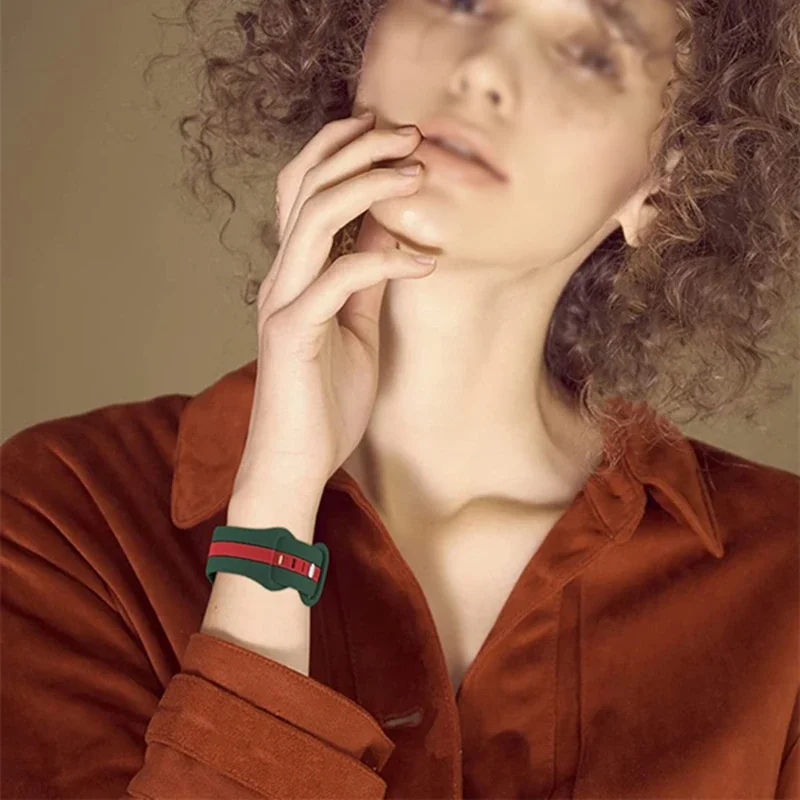 Loop Strap for Apple Watch ban - огляд і ціна Sport Loop Strap